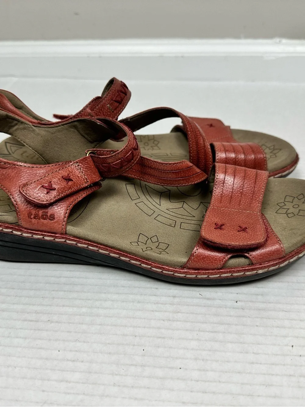 Taos Zenith Sandal Red Leather Comfort Adjustable Z-Strap Arch Support Size 10